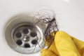 Những Thứ Tuyệt Đối Không Nên Bỏ Vào Toilet