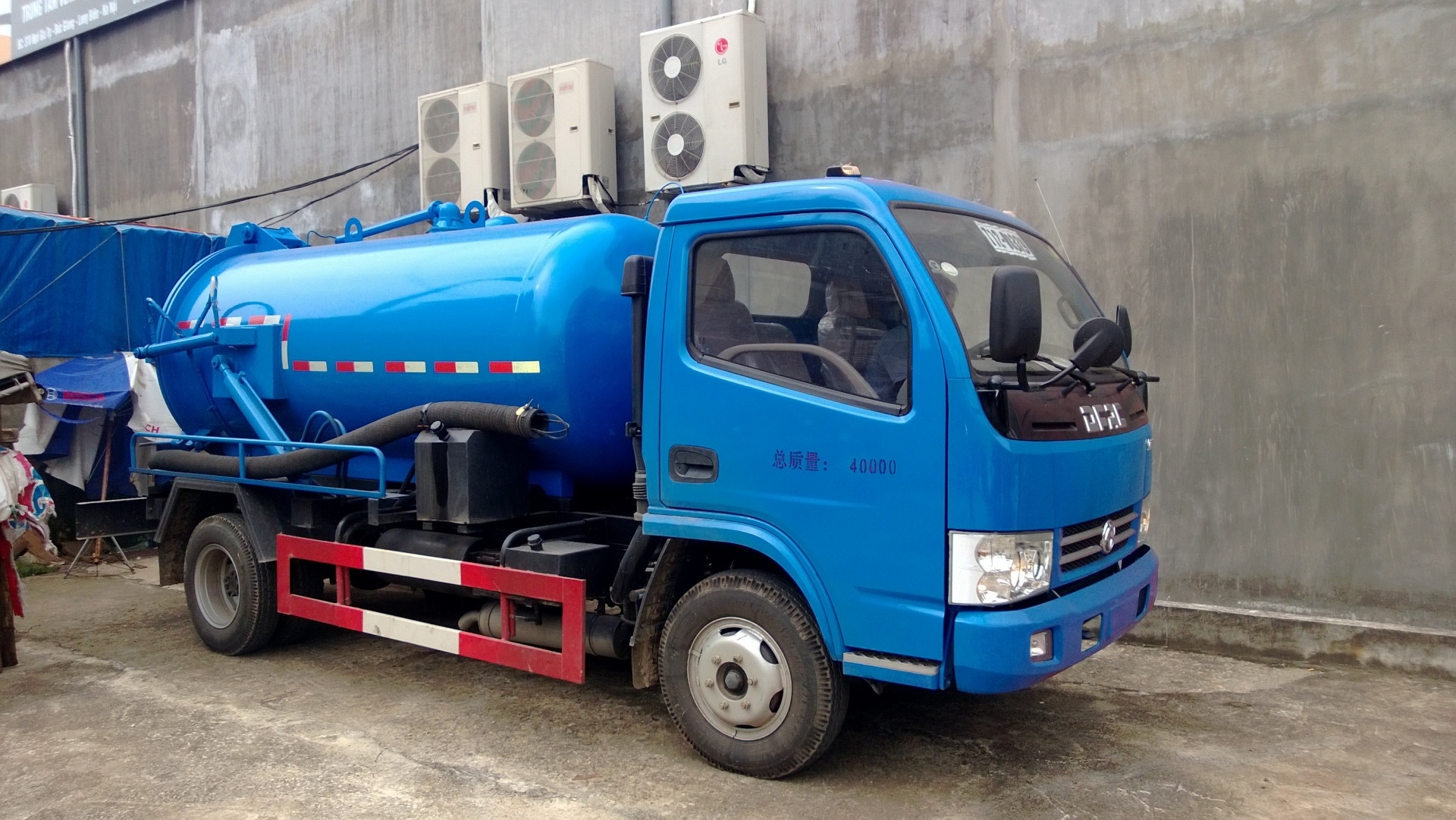 Xe hút hầm cầu phục vụ tại Đam Rông Lâm Đồng